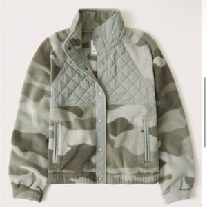 Abercrombie & Fitch -Fleece Bomber Jacket Camo